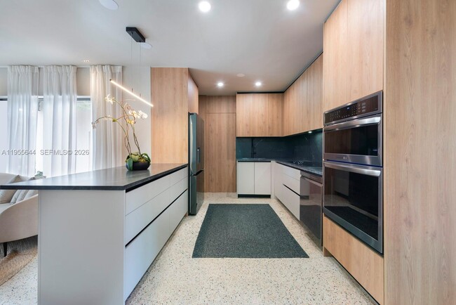 Foto del edificio - 311 NE 117th St