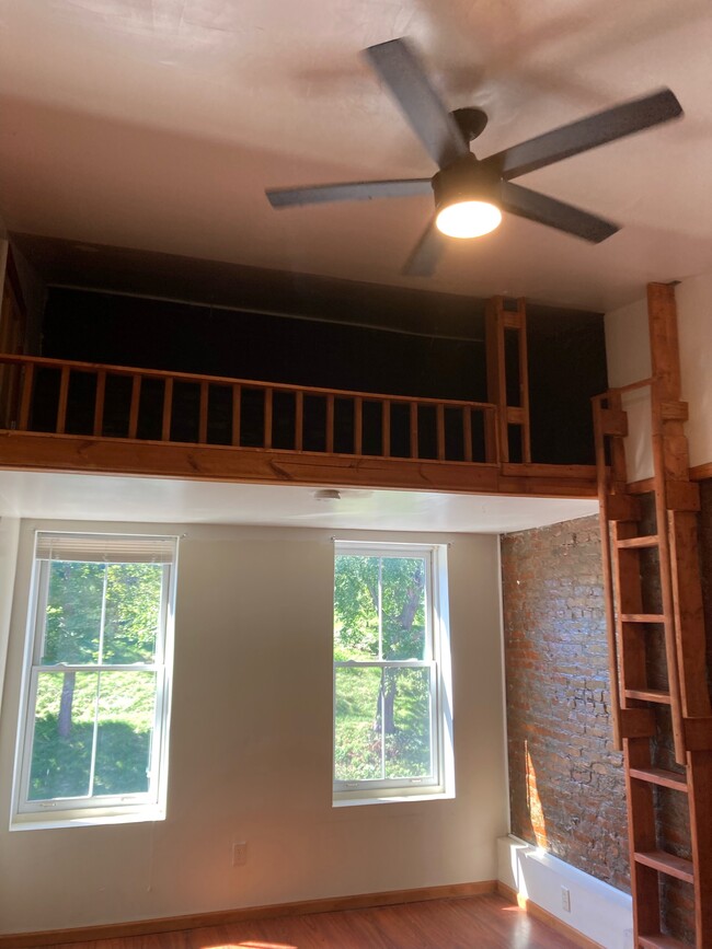 Building Photo - 97 Ten Broeck St