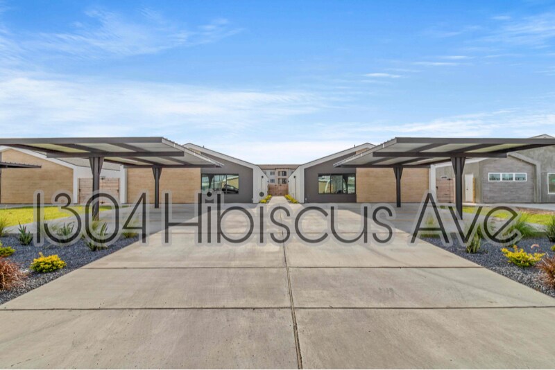 Primary Photo - 1304 E Hibiscus Ave