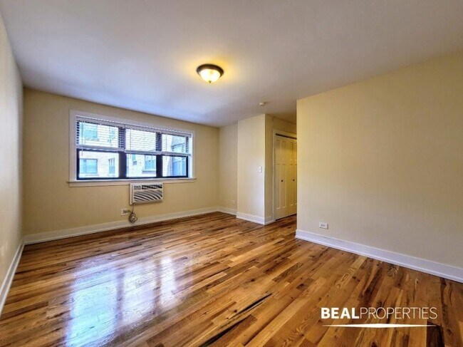 Building Photo - 0 bedroom in CHICAGO IL 60614