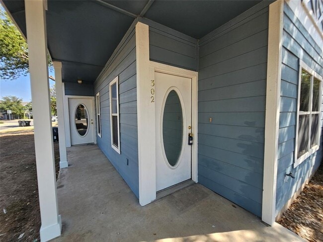 Building Photo - 302 Windridge Village Cove