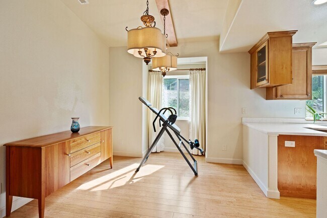 Foto del edificio - 9394KelseyCreekDriveWest.Is4Lease.com