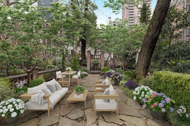 Foto del edificio - 241 E 48th St