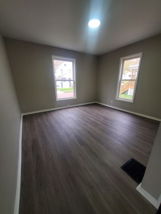 Building Photo - 3 Bedroom House in North Hill, Akron - FOR...