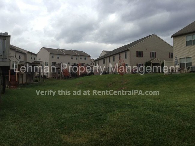 Building Photo - 6391 Creekbend Dr