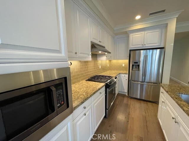 Building Photo - 35 Larkfield