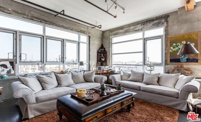 Foto del edificio - 530 S Hewitt St