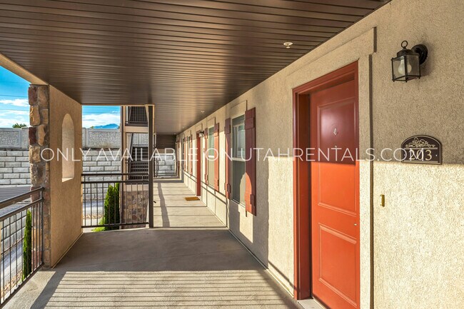 Foto del edificio - 1026 N 1090 W St