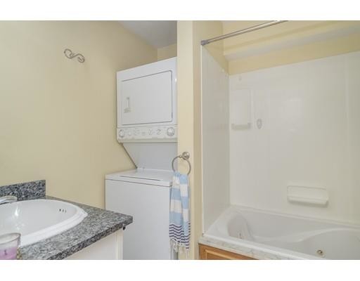 Building Photo - 47 Lagrange St