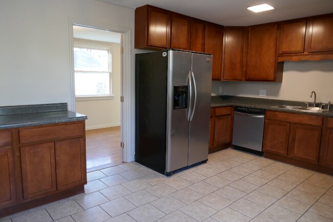 Foto del edificio - 3945 Greenleaf Ave