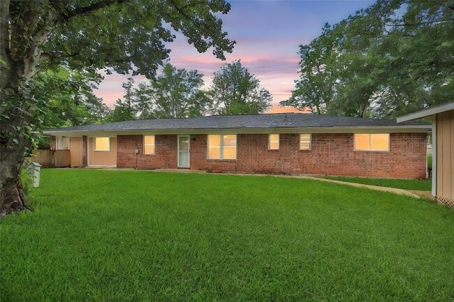 Building Photo - 34514 Michelle Dr