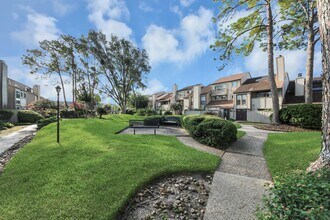 Building Photo - 1059 Country Pl Dr