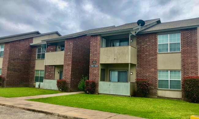 Foto del edificio - Lakeview Apartments