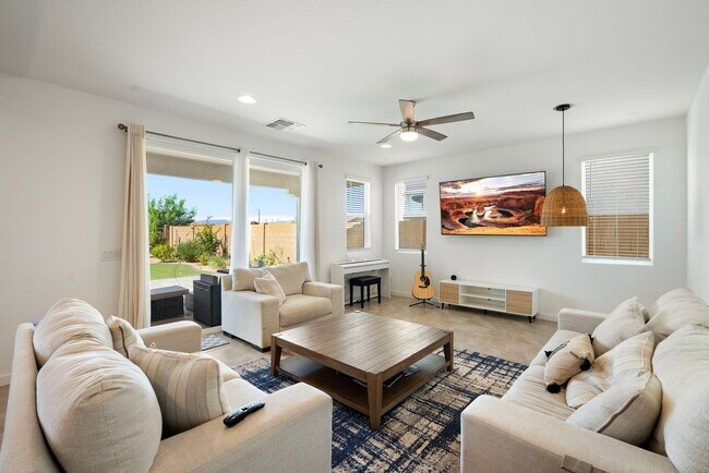 Foto del edificio - 3110 E Hayfield Wy