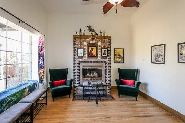 Building Photo - 660 S 500 E