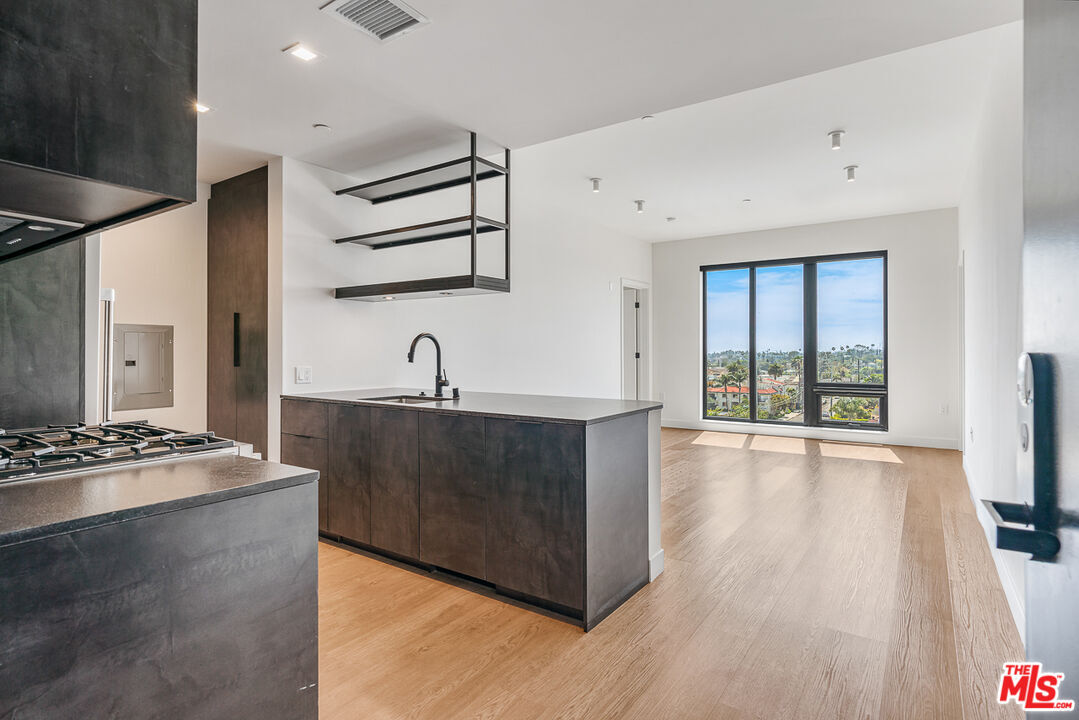 Foto principal - 10700 Tabor St