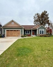 Building Photo - 7437 Jamaica Ln