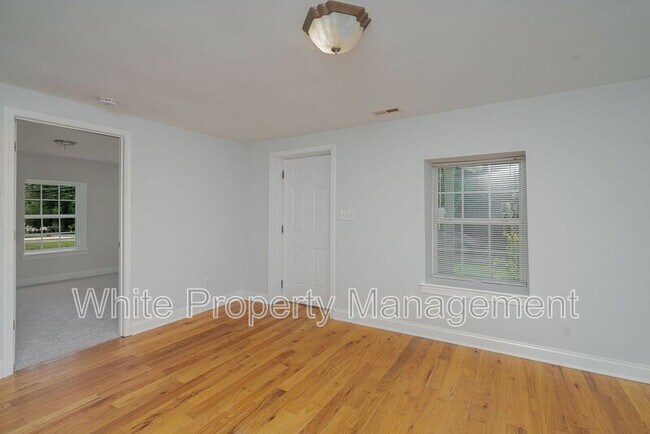 Foto del edificio - 311 Caroline Ave