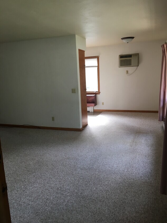 Primary Photo - 225 N Midvale Blvd
