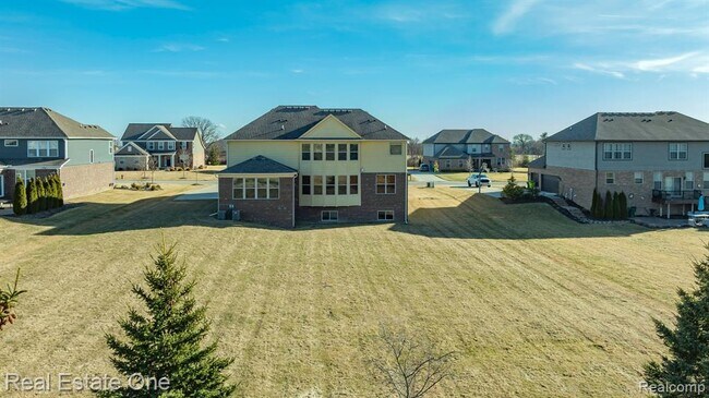 Foto del edificio - 101 Oakland Crest Dr