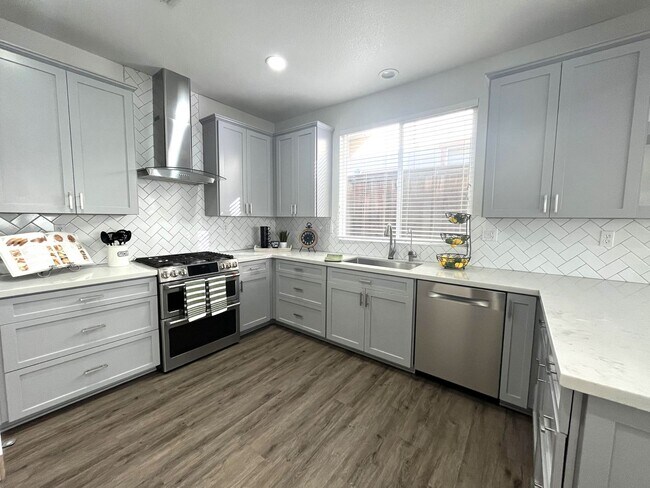 Building Photo - Beautiful 4 bedroom Home for Rent in Nice ...