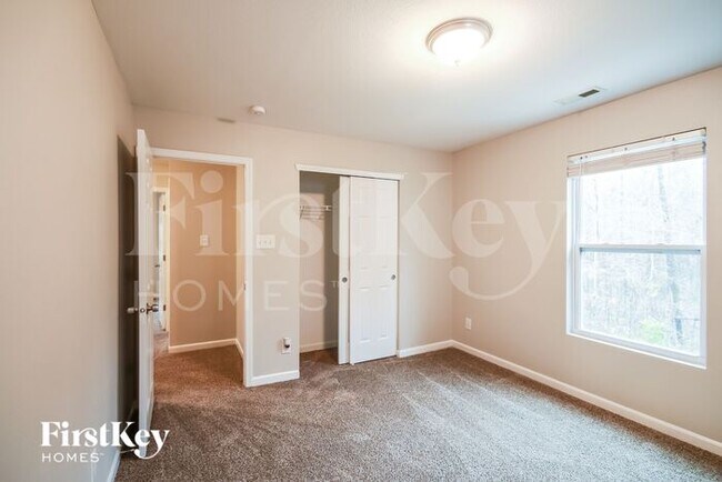 Foto del edificio - 3312 Aldwych Way