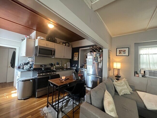 Foto del edificio - 242 Princeton St