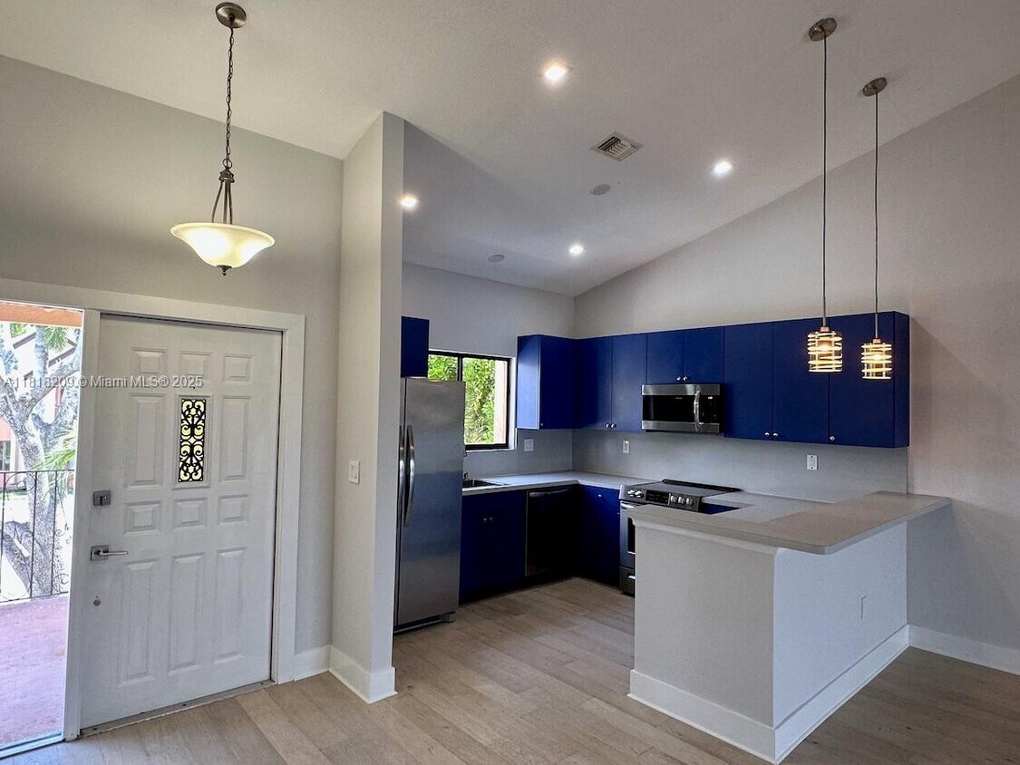 Foto principal - 8210 NW 191st St