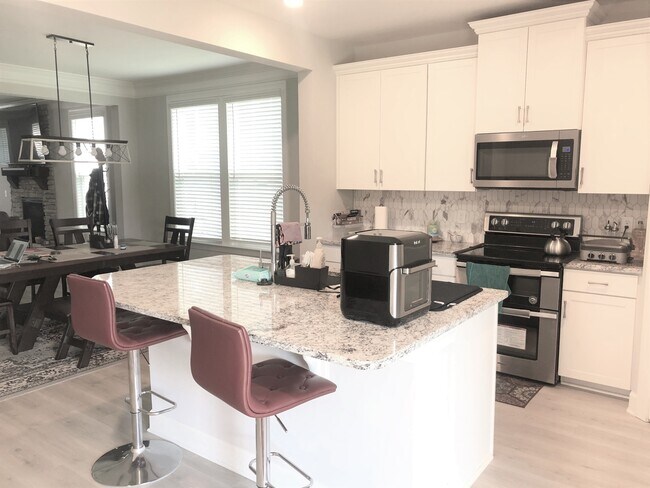 Building Photo - 5187 Giardino Dr