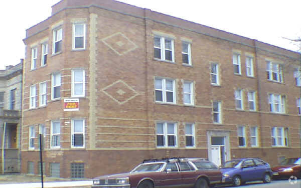 Primary Photo - 3211 W Beach Ave