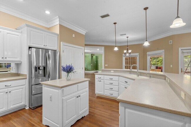 Foto del edificio - 8881 Winged Foot Dr