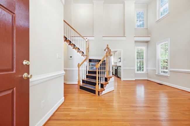 Building Photo - 105 Halpen Dr