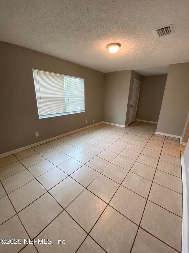 Building Photo - 9443 Sibbald Rd