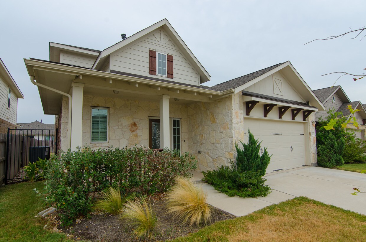 Primary Photo - 736 Bonnet Ln