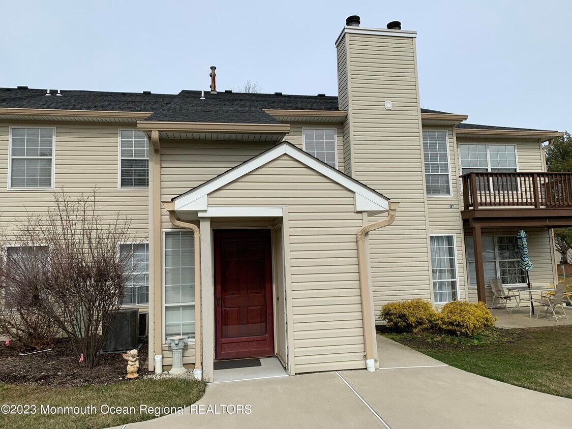 457 Hawthorne Pl, Marlboro, NJ 07751 Condo for Rent in Marlboro, NJ