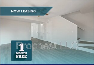 Building Photo - 2748 N Barcelona Ave