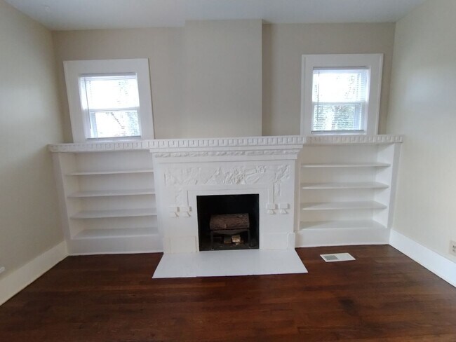 Foto del edificio - FOR LEASE | Cherry Street | 2 Bed, 1 Bath ...