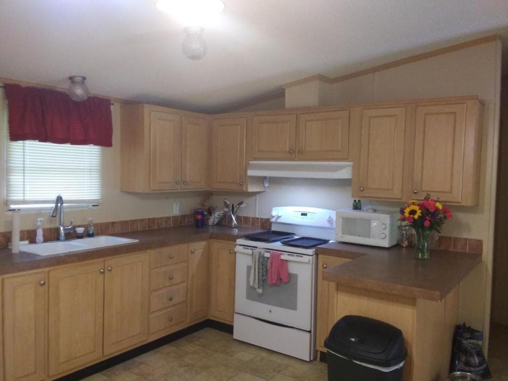 Building Photo - 33 Oakview Dr