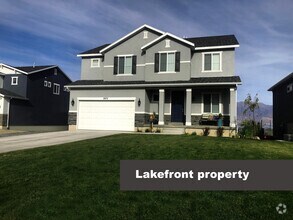 Building Photo - 2672 S Shorewood Dr