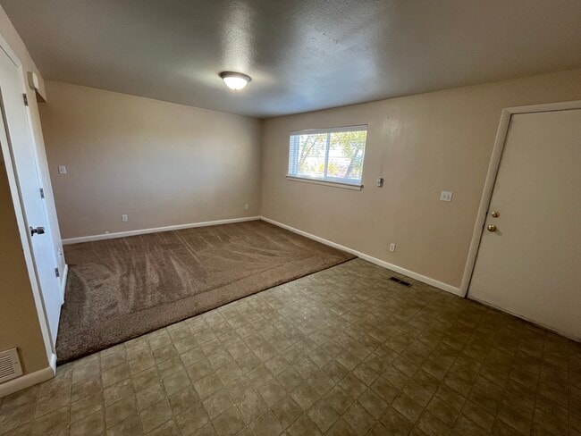 Building Photo - 2173 S State St