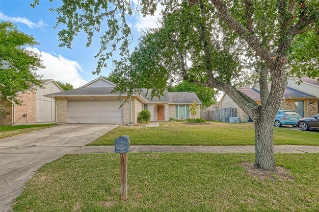 Foto del edificio - 6923 Blue Ridge Dr