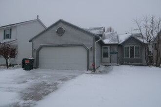 Building Photo - 4495 Brookmeadow Dr SE