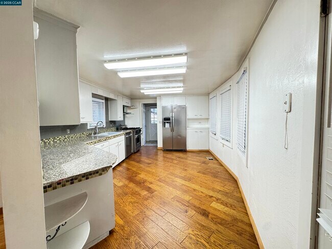 Foto del edificio - 1139 Sierra Vista Way