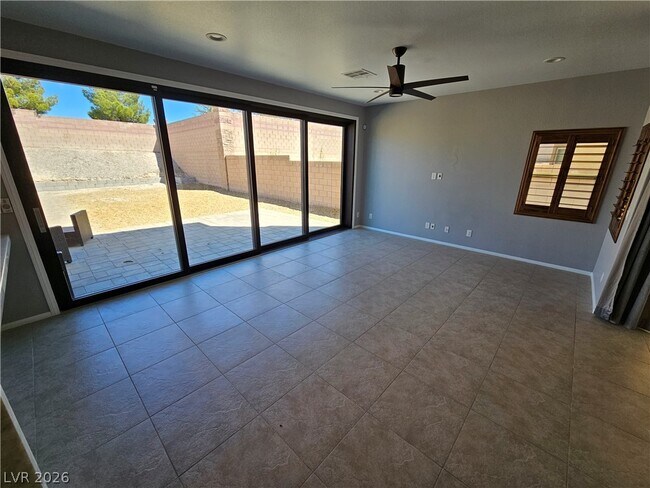 Foto del edificio - 8058 Minots Ledge Ave