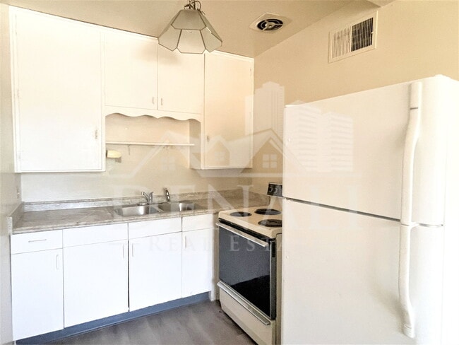 Building Photo - 1211 W Apache Trail