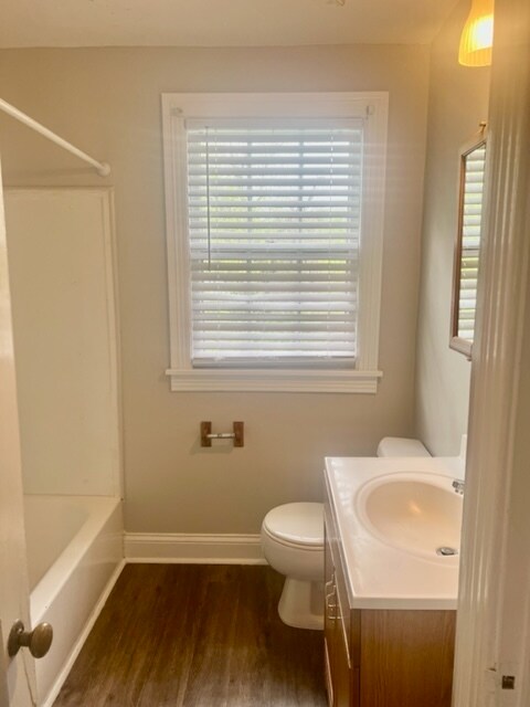 Foto del edificio - 2BR/1BA Adorable Home in the heart of Ingl...