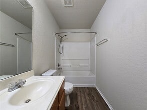 Building Photo - 6527 Fairbrook Park Ln