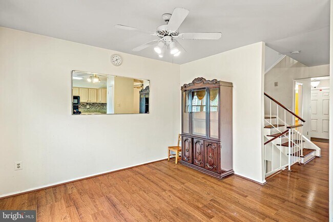 Foto del edificio - 18339 Hallmark Ct