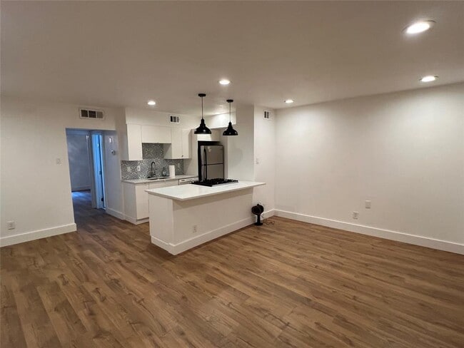 Foto del edificio - 505 W 7th St