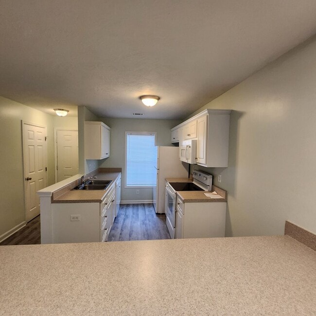 Foto del edificio - 5061 Wheeler Lake Rd